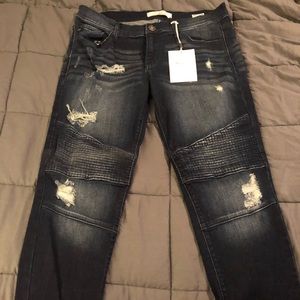 KanCan distressed skinny jeans